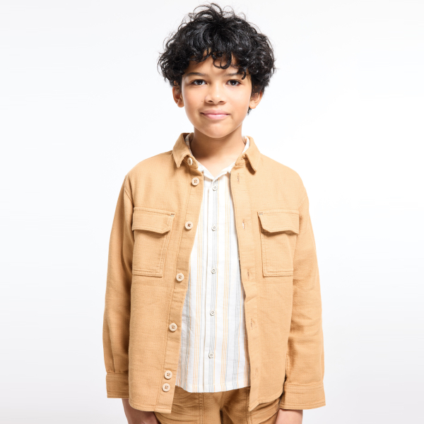 قميص فوقي قماش بني اللون للأولاد